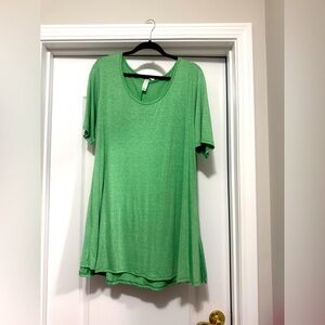 LuLaRoe 2XL Green Perfect T Top